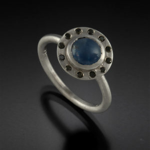 ring-white-gold-blue-star-sapphire